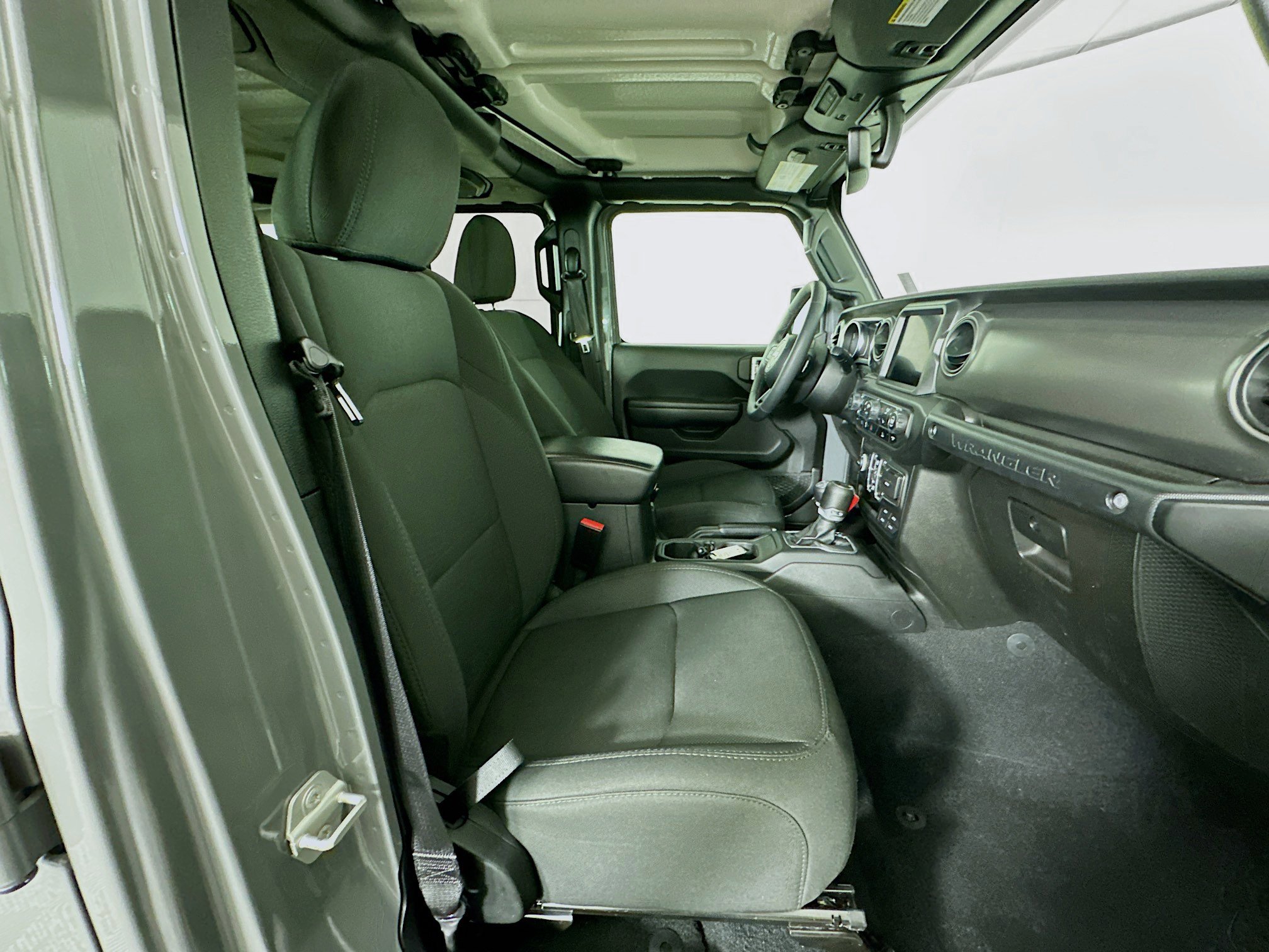 Used 2023 Jeep Wrangler Unlimited w/ Cold Weather Group image 30