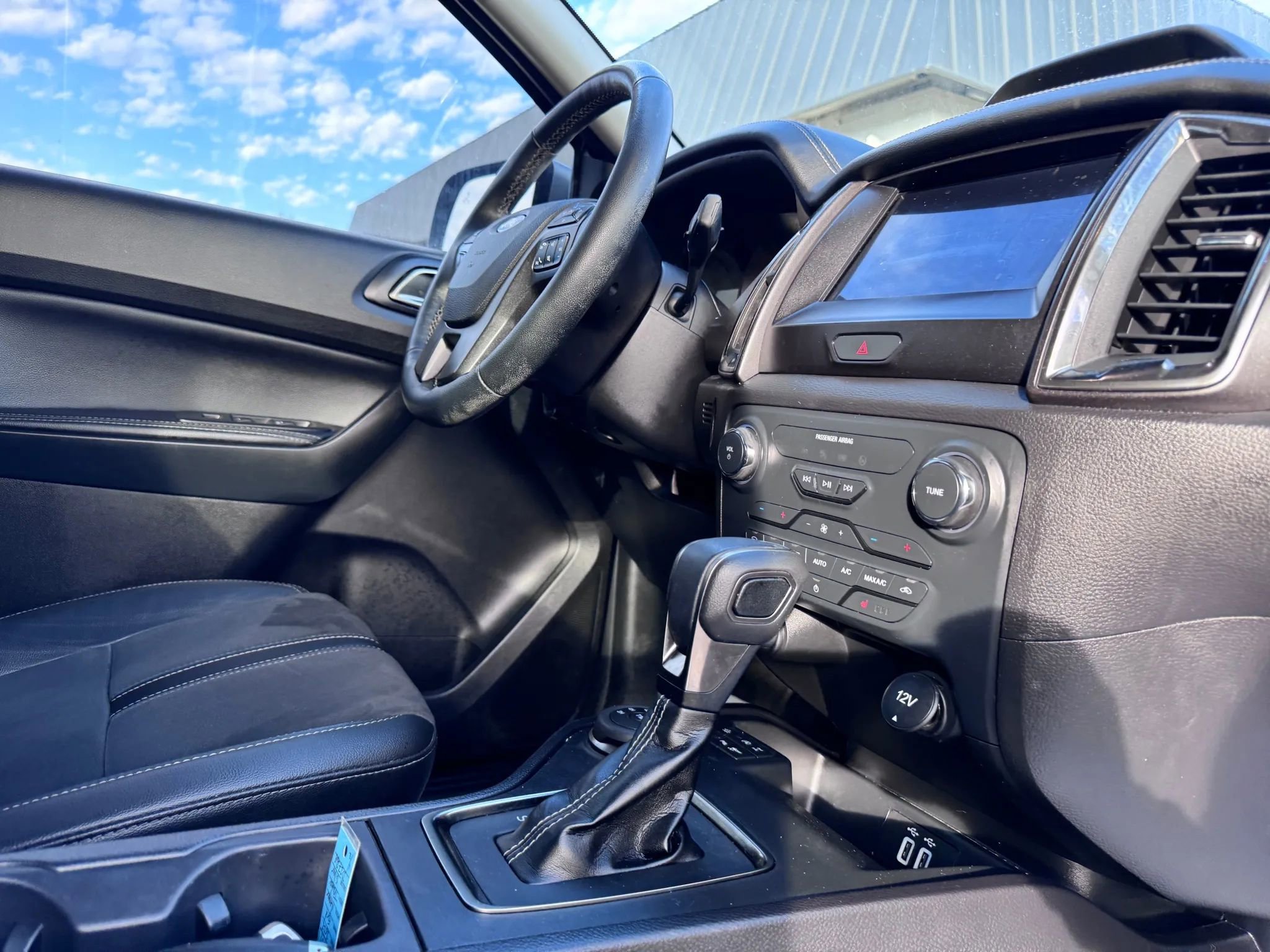 Used 2022 Ford Ranger Lariat w/ Tremor Off-Road Package image 15