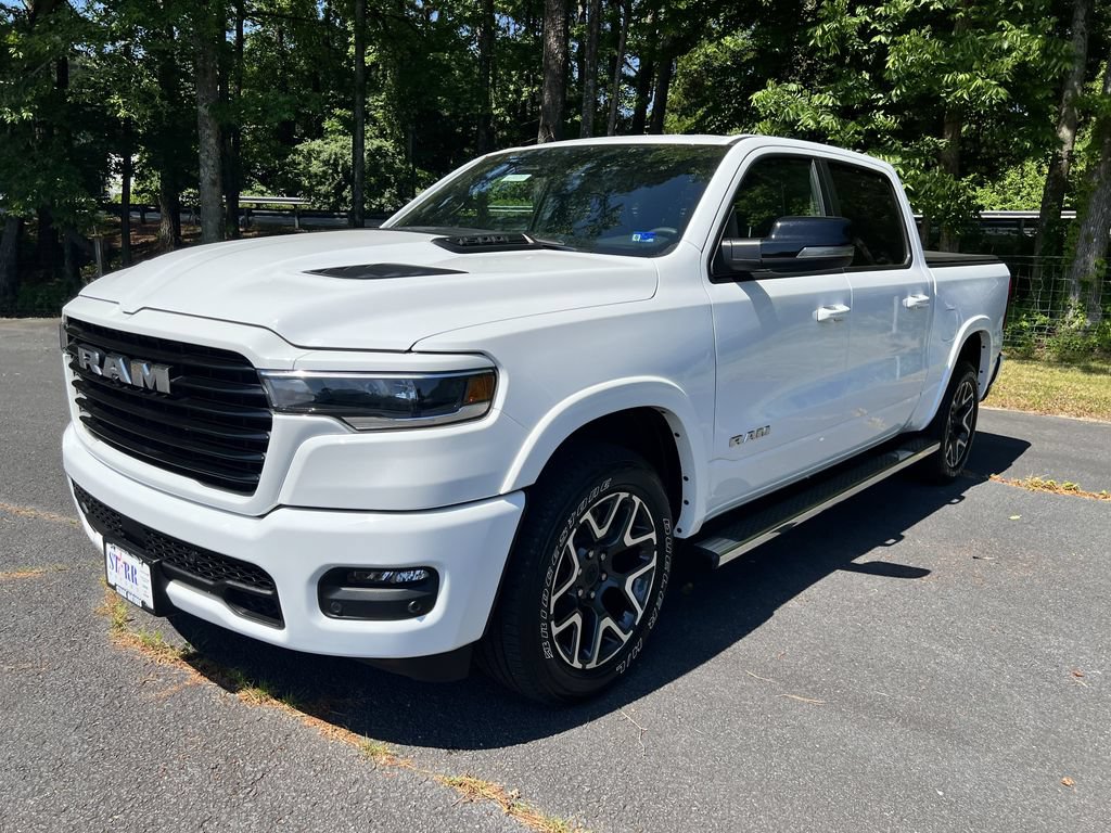 Used 2025 RAM 1500 Laramie w/ Sport Appearance Package AWD/4WD image 7