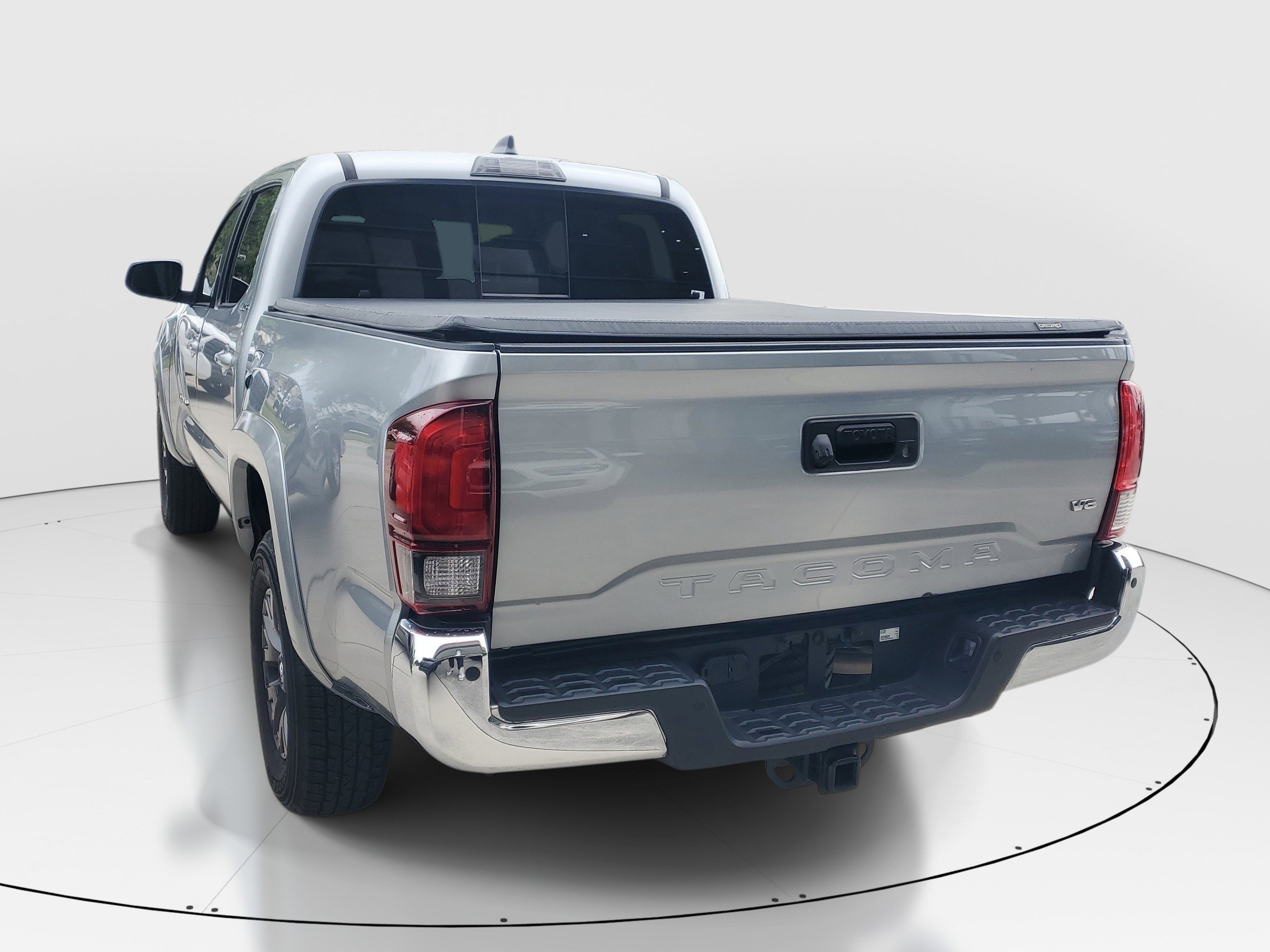 Used 2023 Toyota Tacoma SR5 RWD image 5
