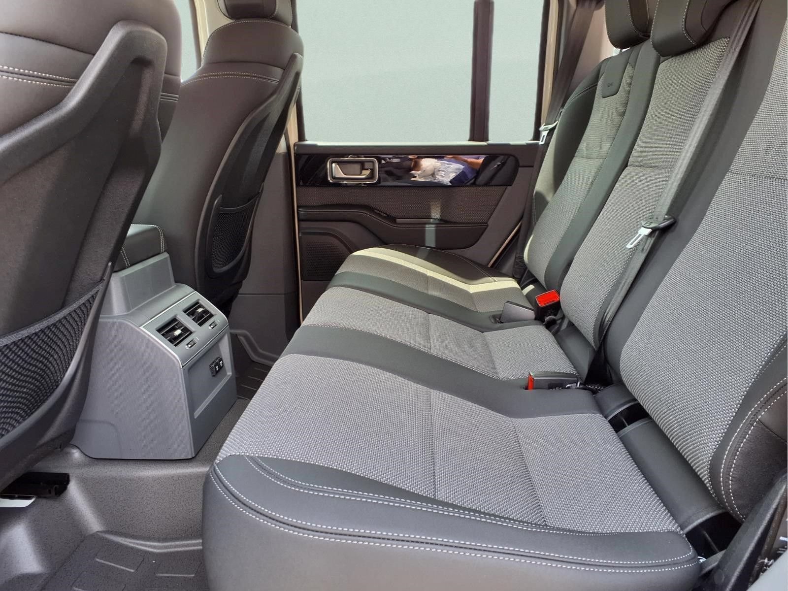 New 2026 INEOS Grenadier Station Wagon AWD/4WD image 10