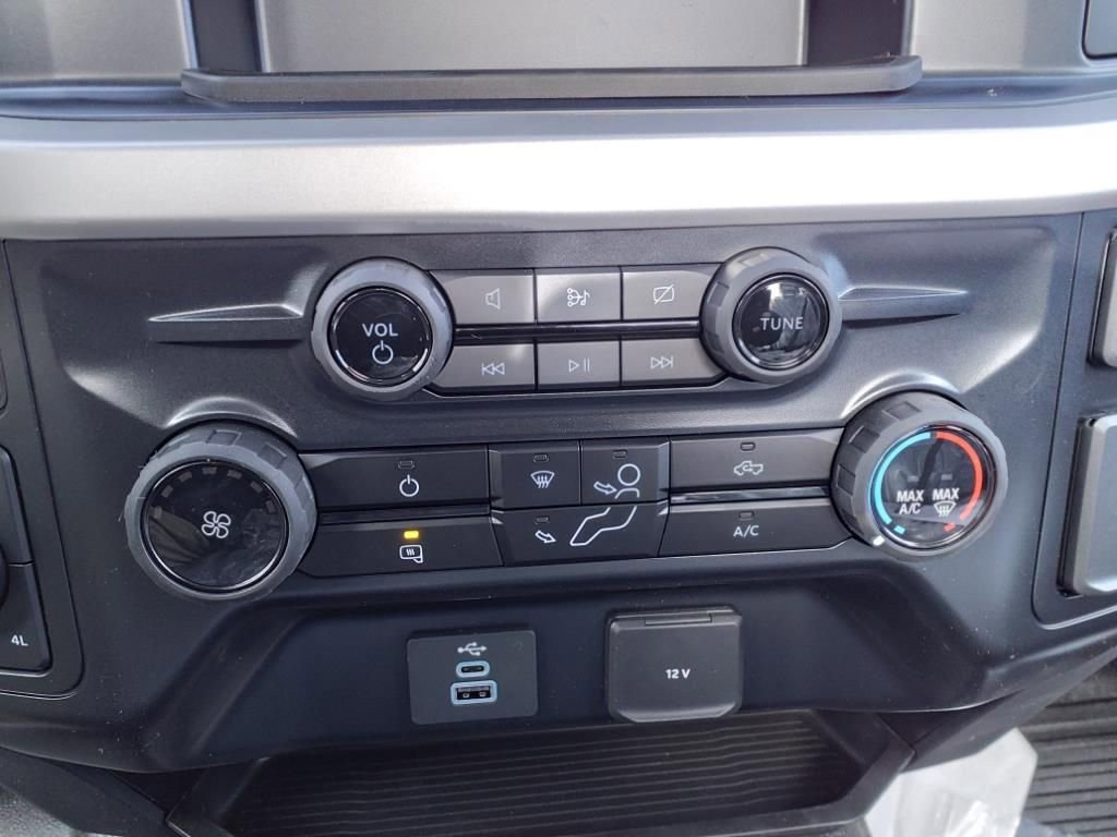 New 2024 Ford F550 4x4 Regular Cab Super Duty image 17