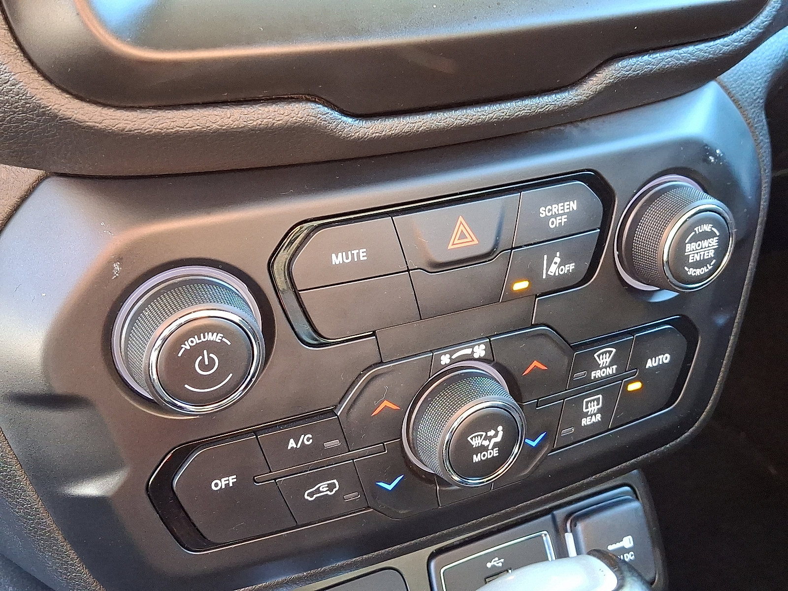 Used 2023 Jeep Renegade Trailhawk image 16