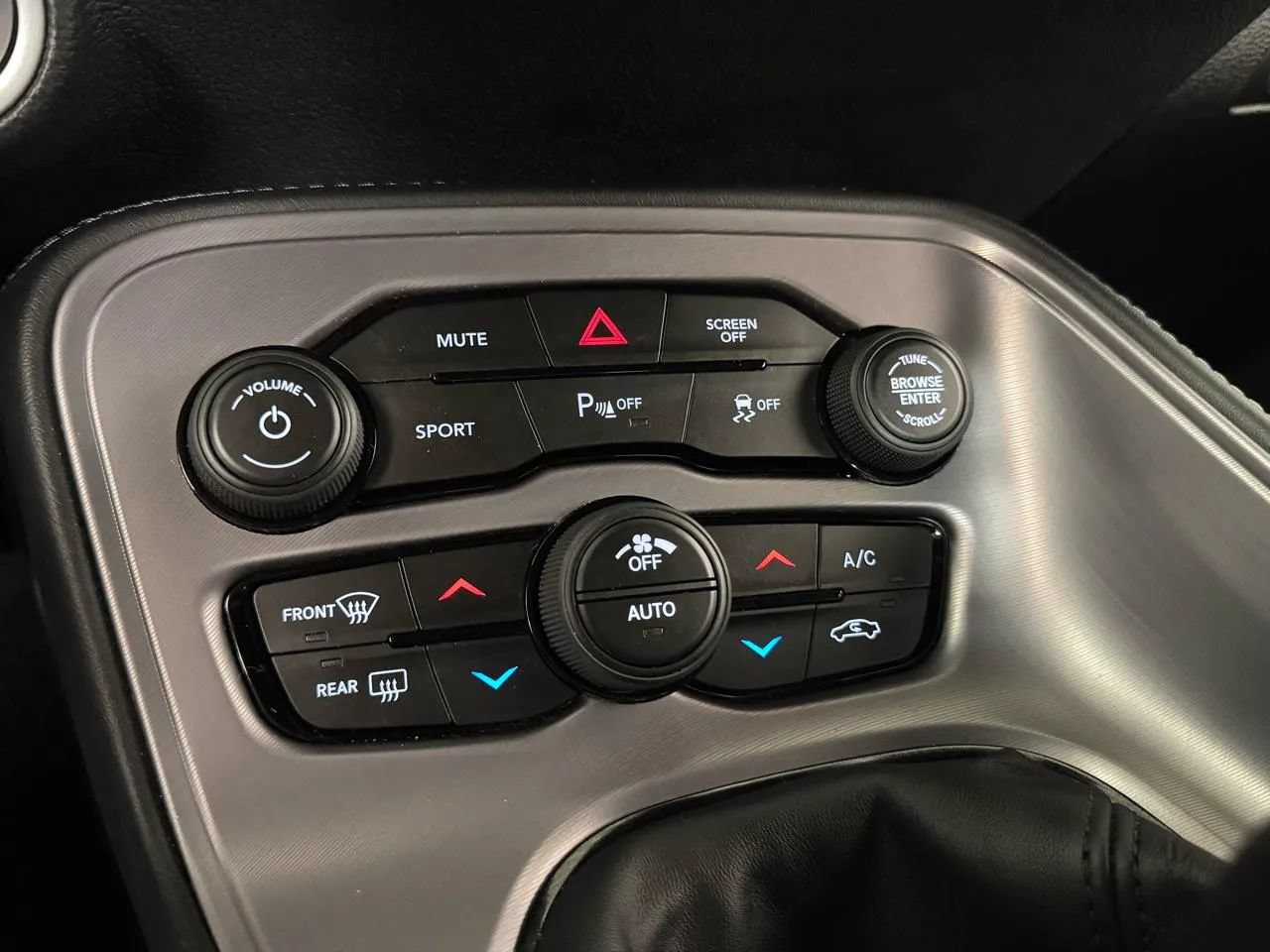 Used 2023 Dodge Challenger R/T w/ Blacktop Package RWD image 27