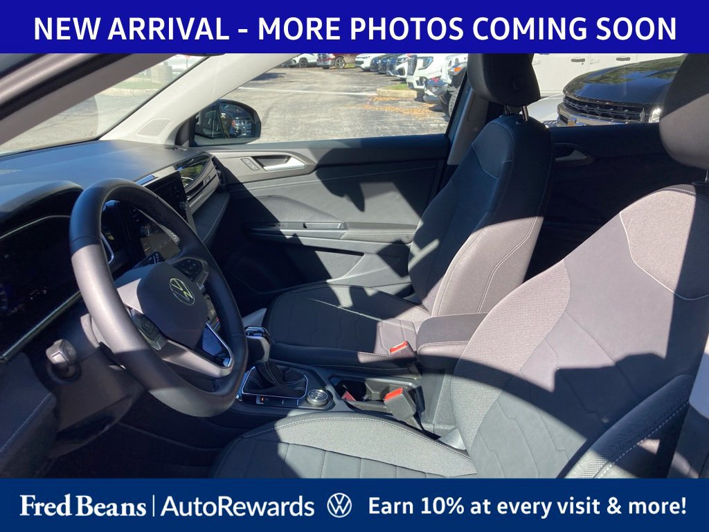 Used 2025 Volkswagen Taos SE AWD/4WD image 9
