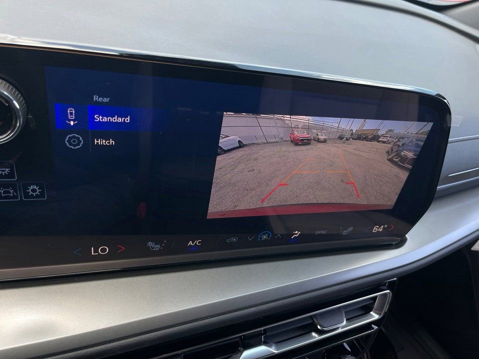 New 2025 Chevrolet Traverse LT w/ LPO, Floor Liner Package image 15
