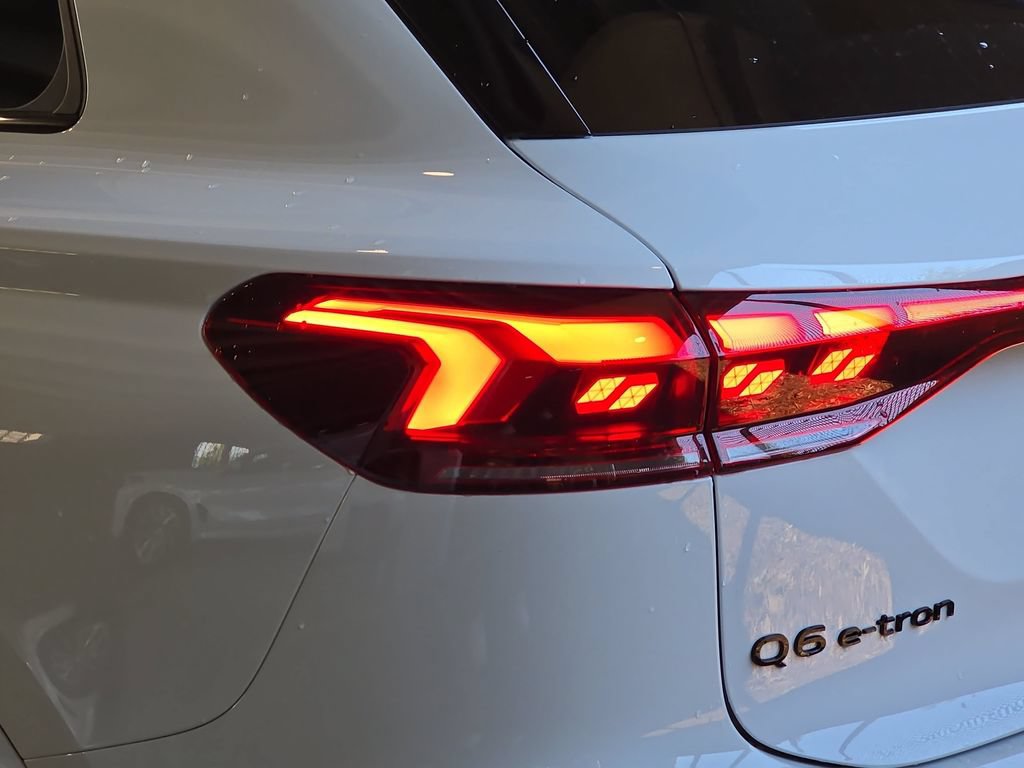 New 2027 Audi Q6 e-tron Prestige AWD/4WD image 33