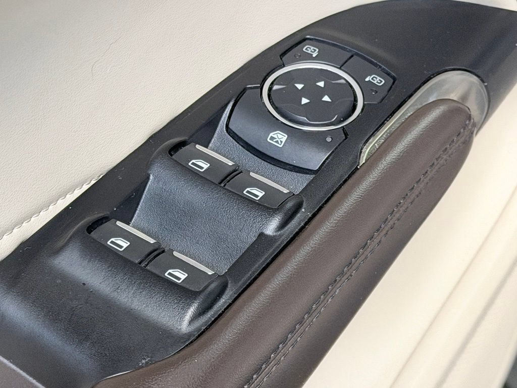 Used 2018 Lincoln MKC Premiere FWD image 11