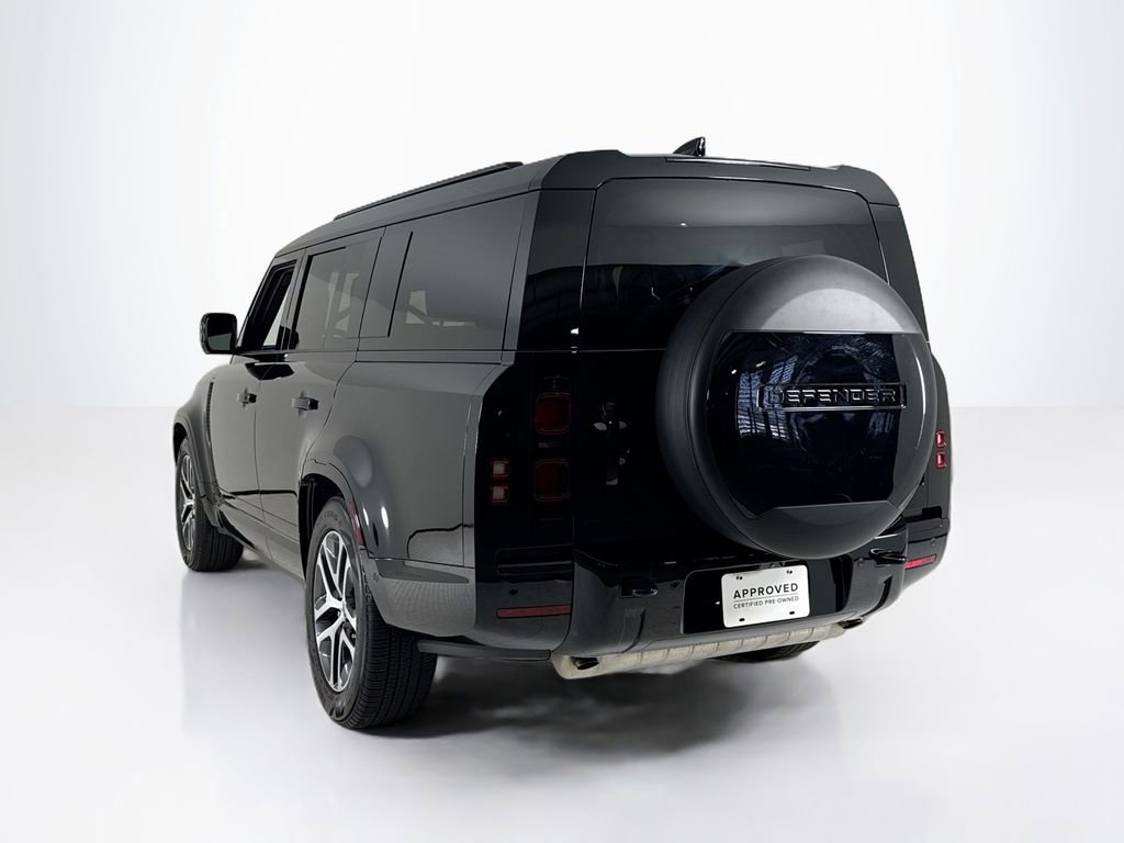 Used 2025 Land Rover Defender 130 X-Dynamic SE image 3