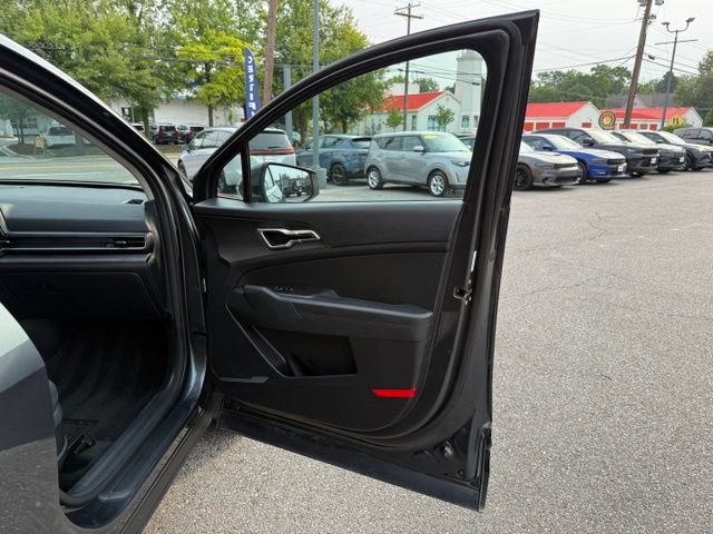 Used 2024 Kia Sportage LX AWD/4WD image 28
