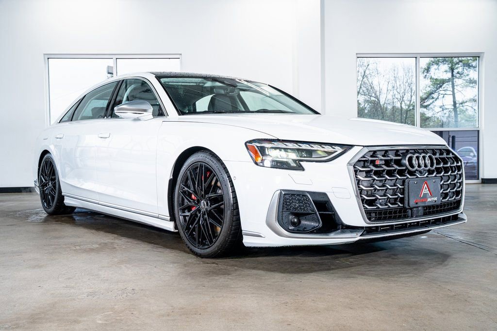 Used 2023 Audi S8 image 4