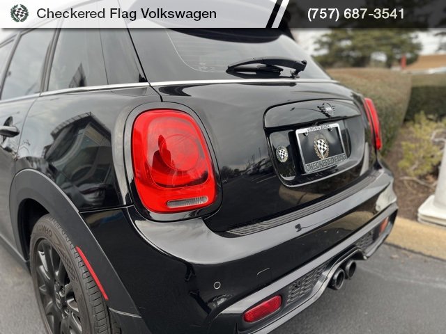 Used 2019 MINI Cooper S w/ Signature Upholstery Package image 9