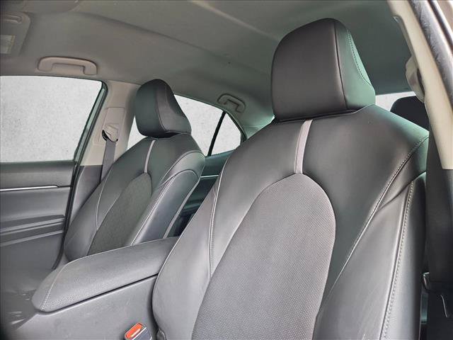 Used 2022 Toyota Camry XSE FWD image 14