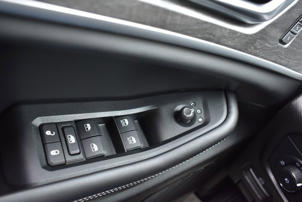 Certified 2024 Jeep Grand Cherokee L Limited w/ Luxury Tech Group II image 25