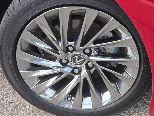Used 2025 Lexus ES 300h Ultra Luxury w/ Accessory Package (Z2) FWD image 22