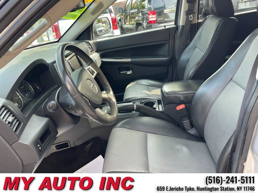 Used 2010 Jeep Grand Cherokee Laredo image 24