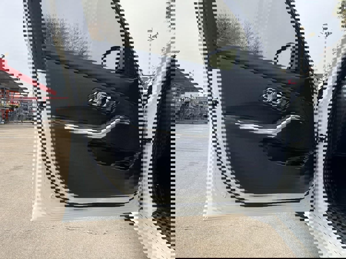 Used 2019 BMW 330i Sedan w/ Convenience Package image 11