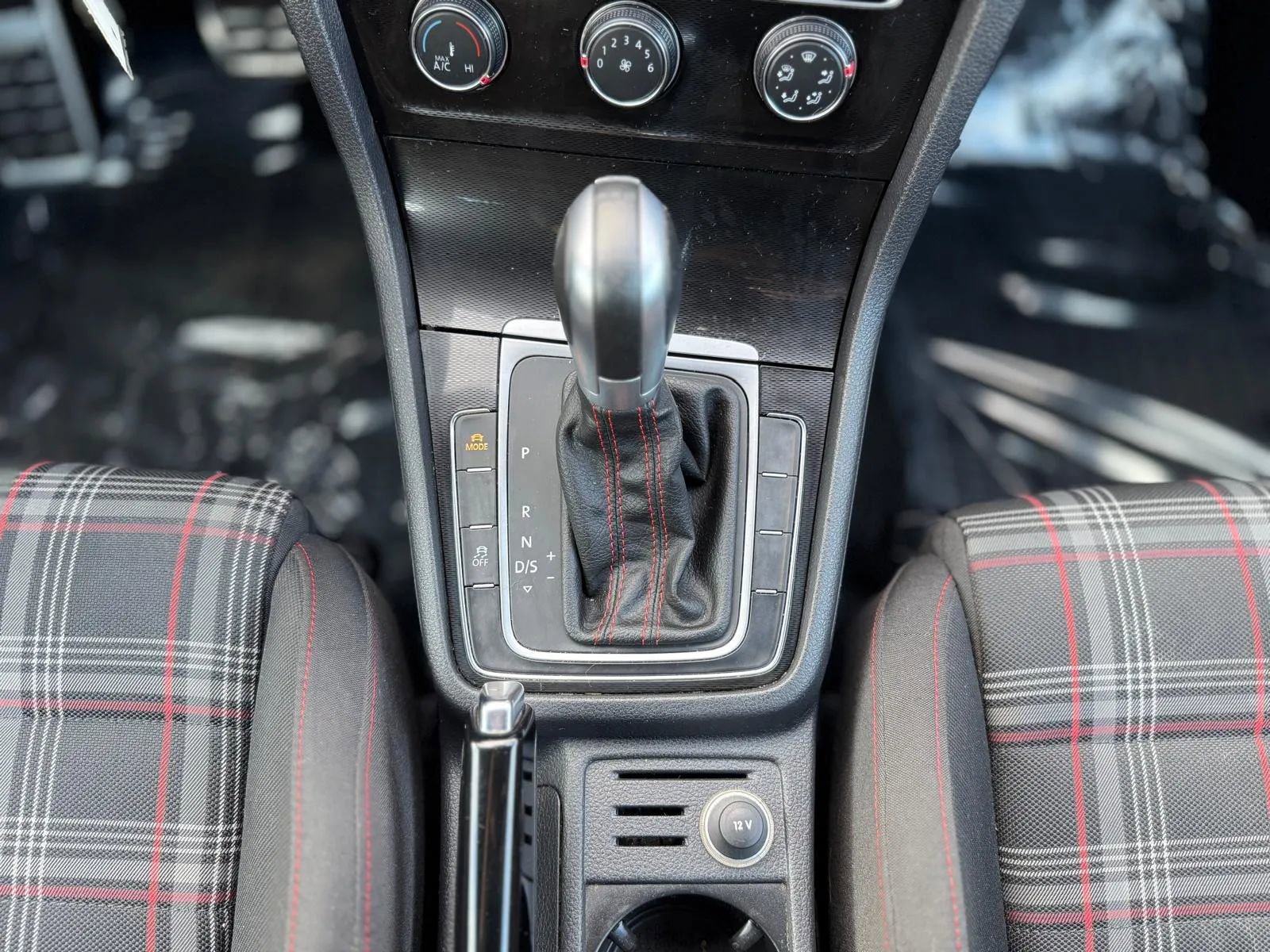 Used 2015 Volkswagen GTI S FWD image 18