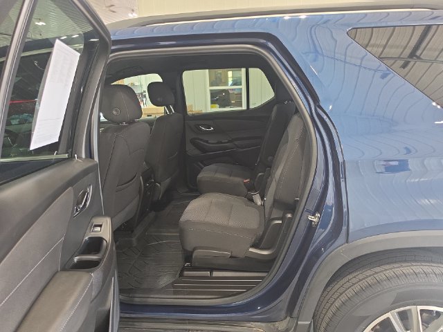 Used 2023 Chevrolet Traverse LT AWD/4WD image 25