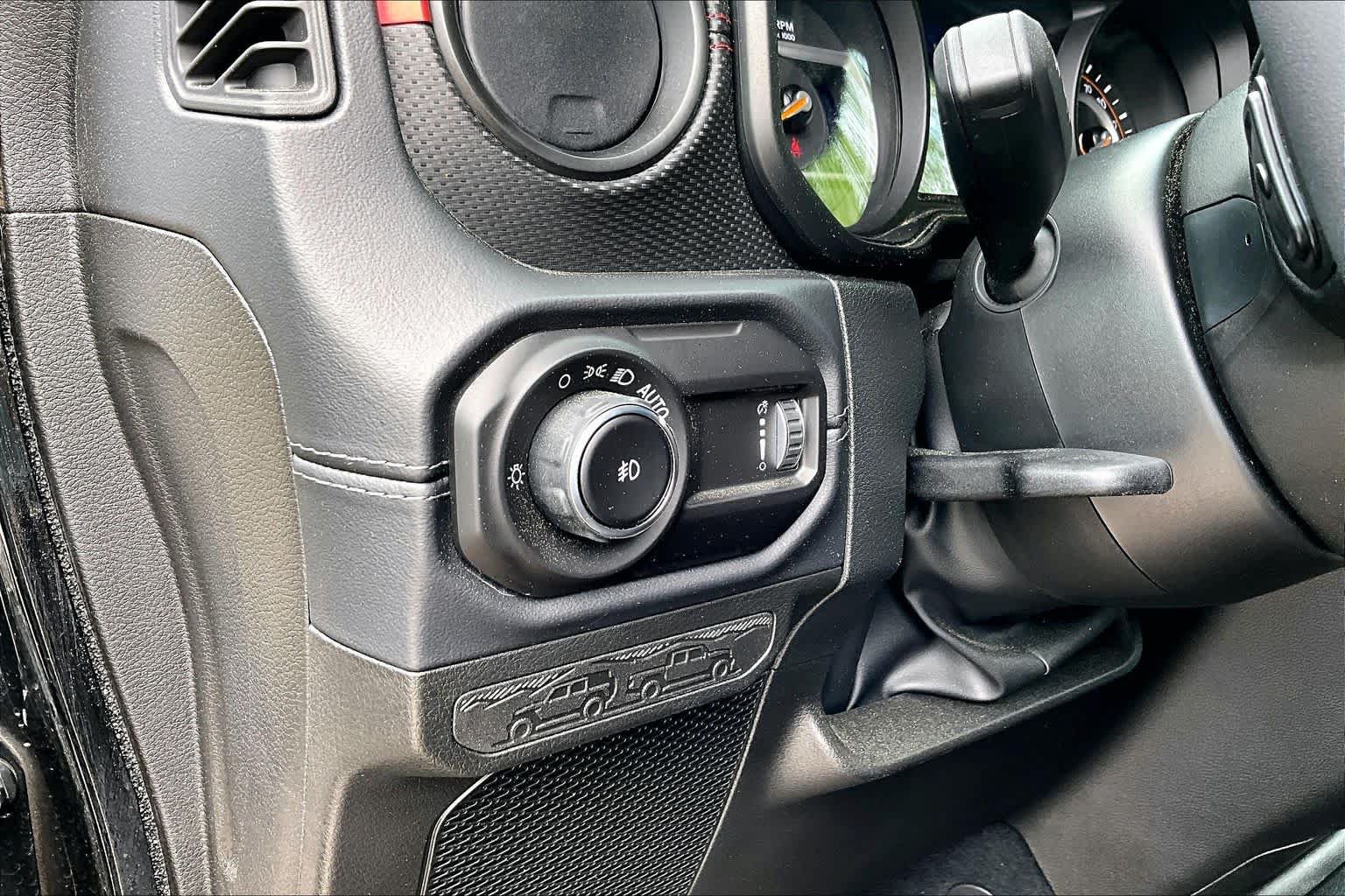 Used 2025 Jeep Wrangler Rubicon AWD/4WD image 36