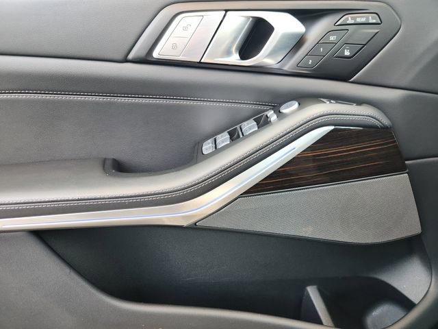 Used 2026 BMW X7 xDrive40i AWD/4WD image 19