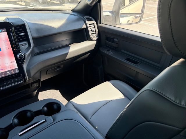 New 2026 RAM 3500 Tradesman AWD/4WD image 32