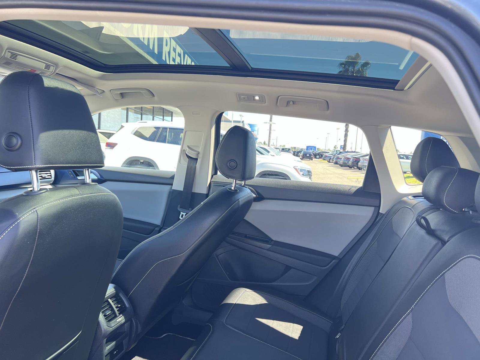 Certified 2023 Volkswagen Taos SE w/ Panoramic Sunroof Package image 22