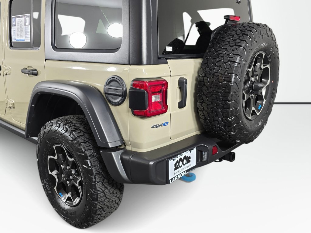 Used 2022 Jeep Wrangler Unlimited Rubicon 4xe w/ Cold Weather Group AWD/4WD image 15