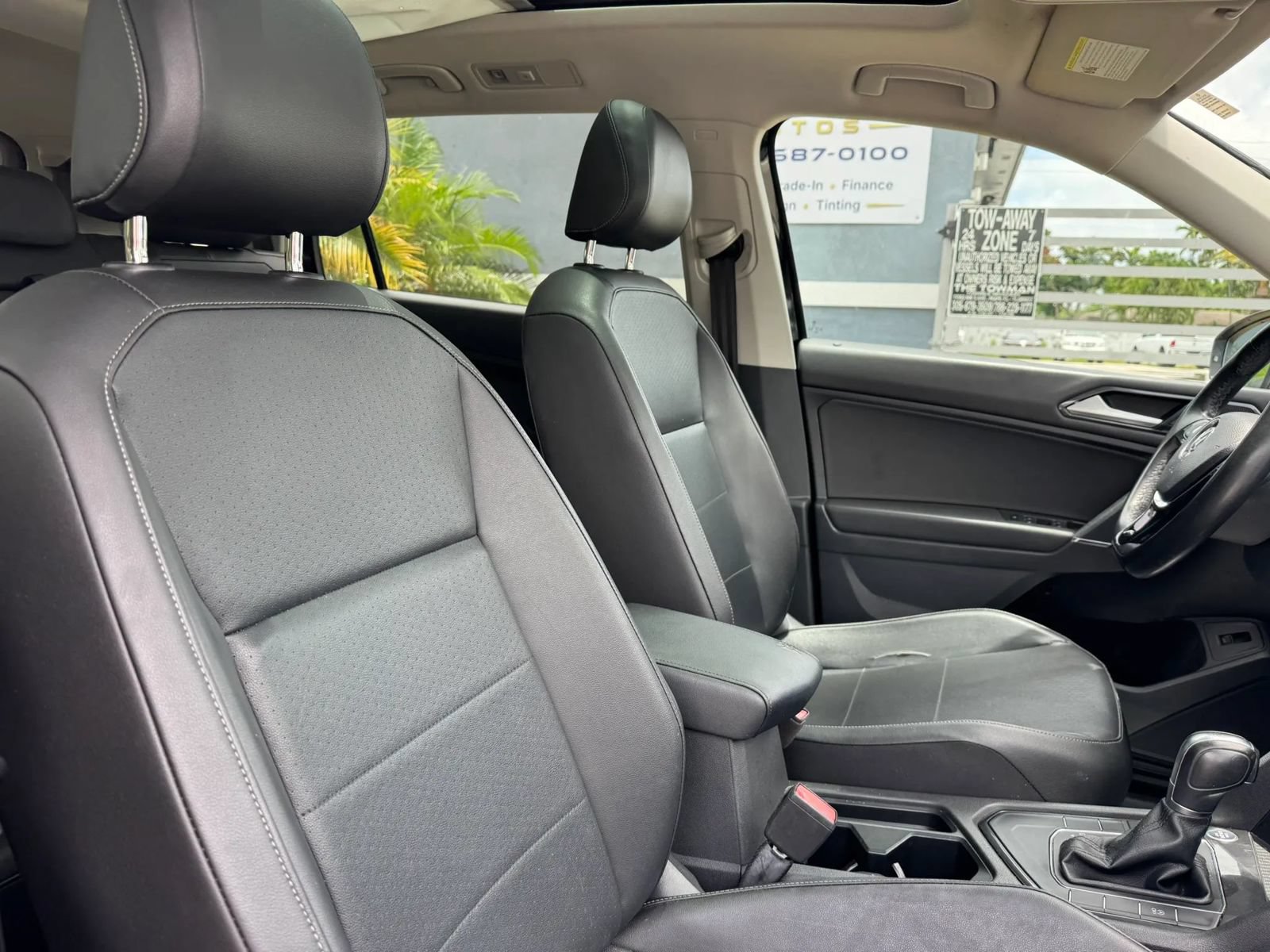 Used 2018 Volkswagen Tiguan SEL FWD image 16