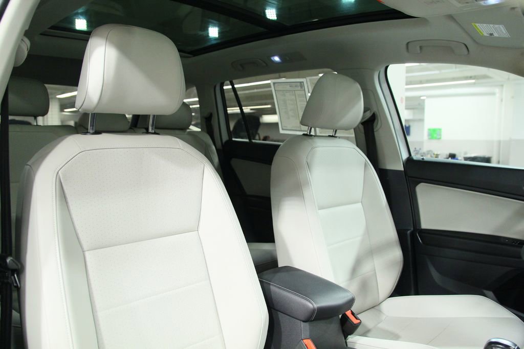 Used 2021 Volkswagen Tiguan SE w/ Panoramic Sunroof Package AWD/4WD image 21