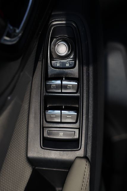 Used 2017 Subaru Impreza 2.0i Limited w/ Moonroof/BSD & Rcta/Eyesight image 13