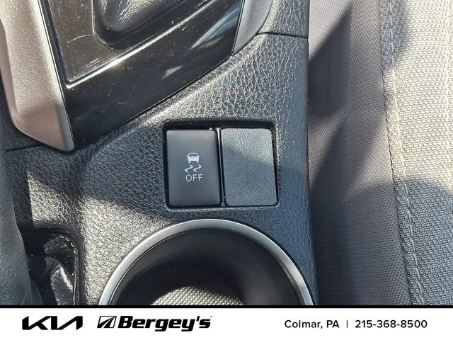 Used 2016 Toyota Corolla LE FWD image 25