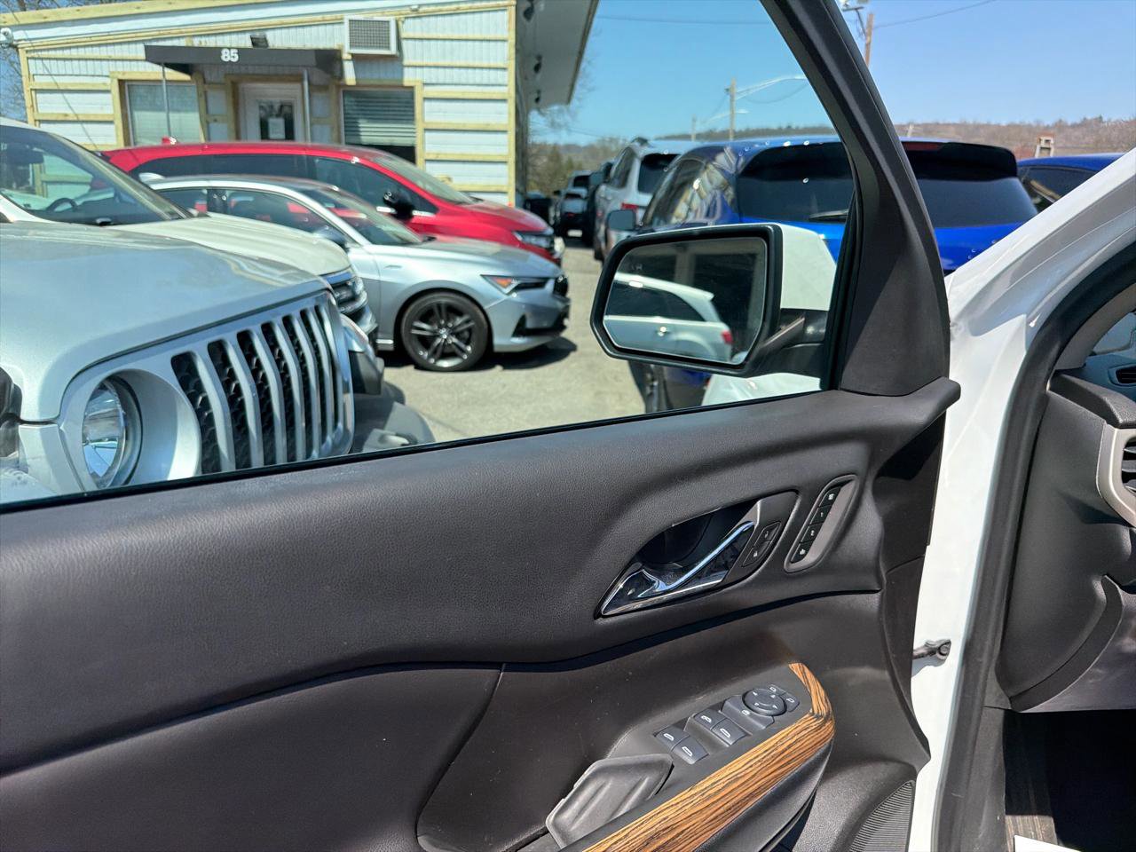 Used 2017 GMC Acadia Denali w/ Technology Package AWD/4WD image 17