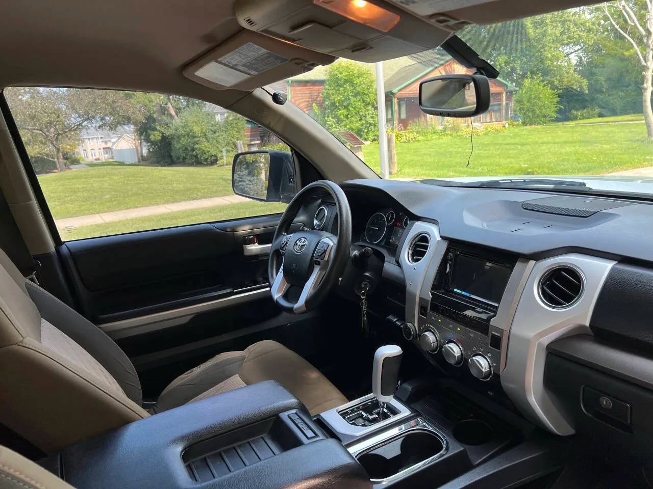 Used 2015 Toyota Tundra SR5 w/ SR5 Upgrade Package image 22