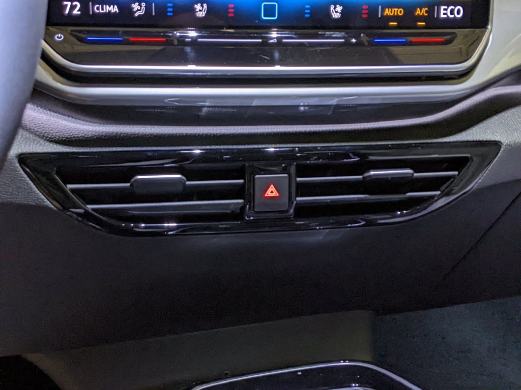 New 2026 Volkswagen ID.4 Pro S Plus AWD/4WD image 18