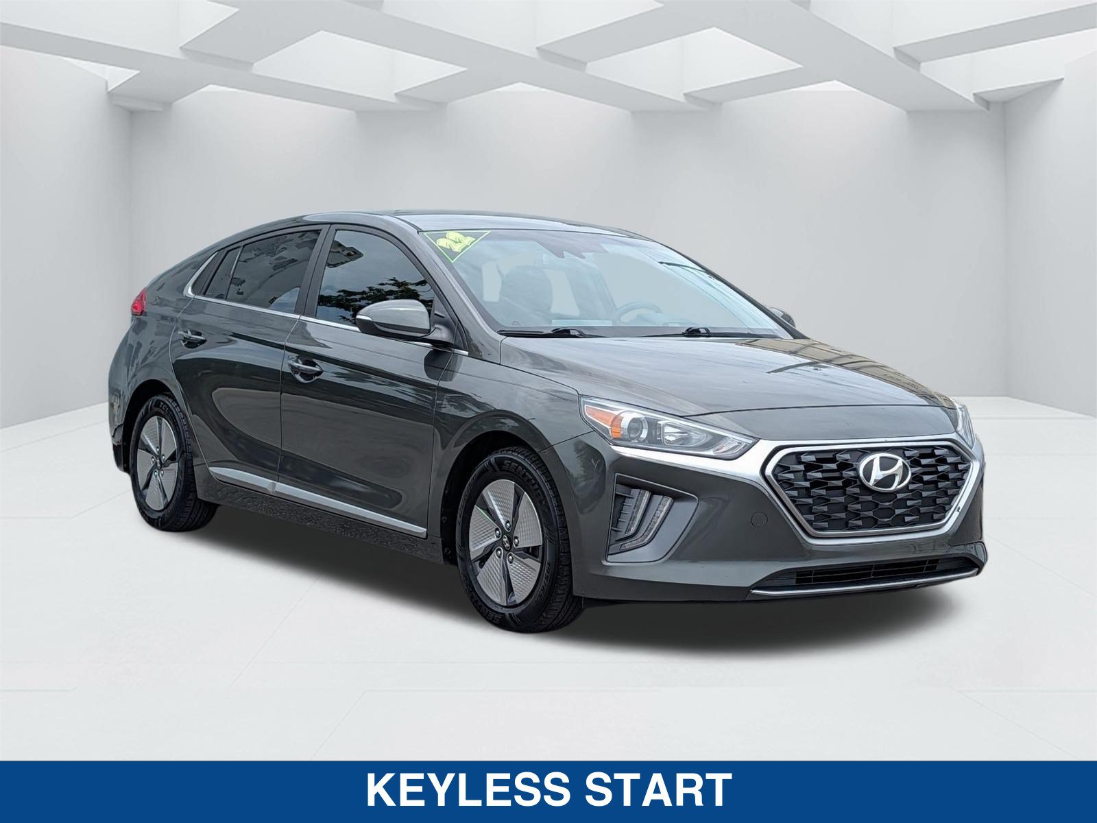 Used 2022 Hyundai Ioniq SE FWD video 3