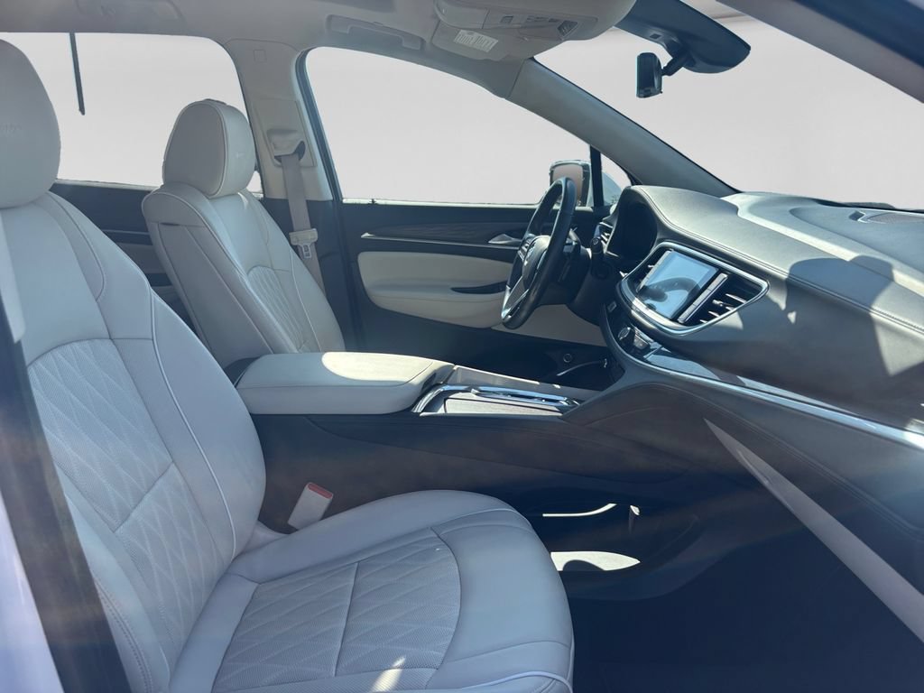 Used 2022 Buick Enclave Avenir FWD image 25