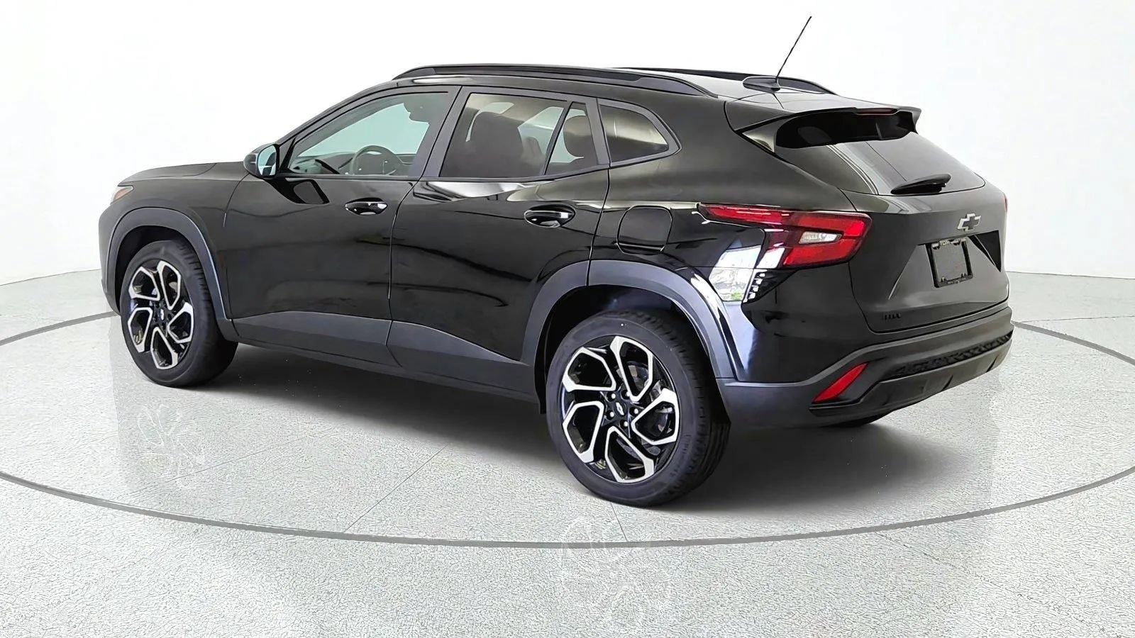 Used 2024 Chevrolet Trax RS w/ Sunroof Package FWD image 6