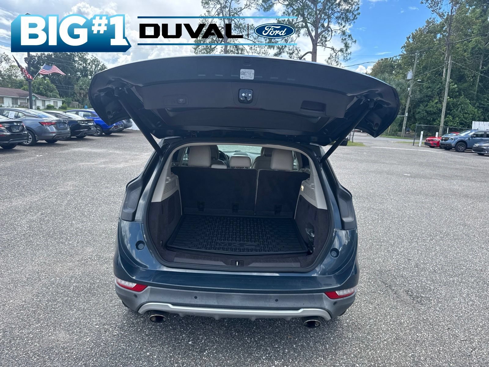 Used 2019 Lincoln MKC Reserve FWD image 8