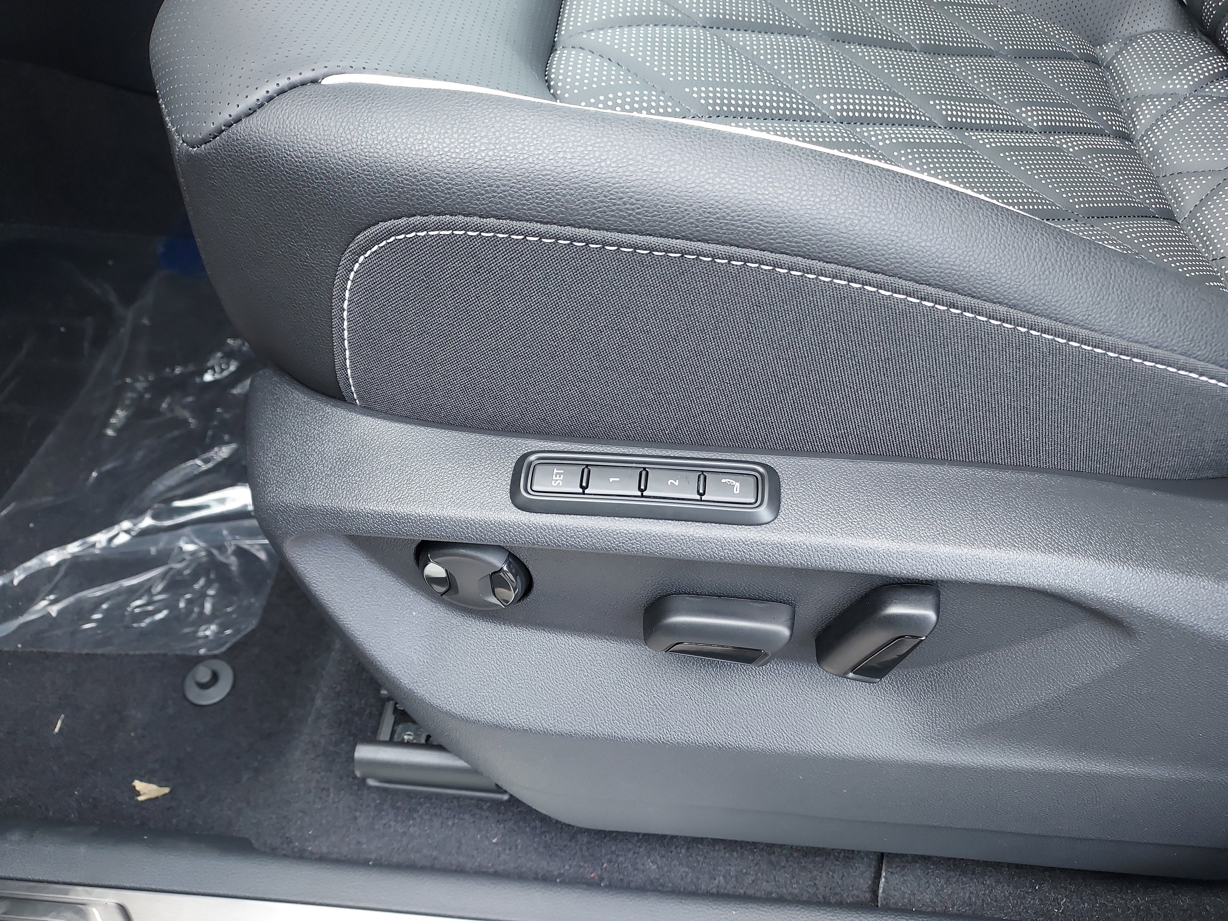 New 2026 Volkswagen Atlas SEL Premium R-Line image 15