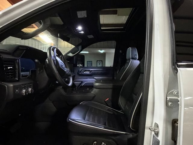 Used 2025 GMC Sierra 2500 AT4X AWD/4WD image 11