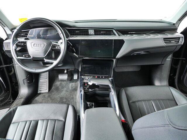 Used 2023 Audi e-tron Premium Plus w/ Premium Plus Package AWD/4WD image 20