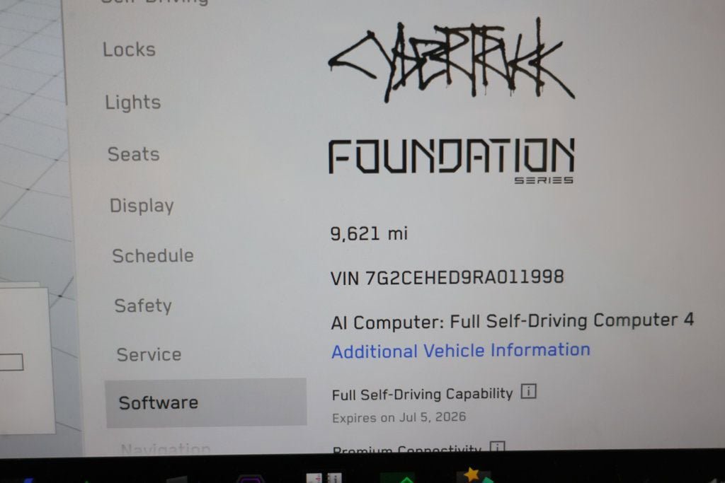 Used 2024 Tesla Cybertruck AWD Crew Cab image 11