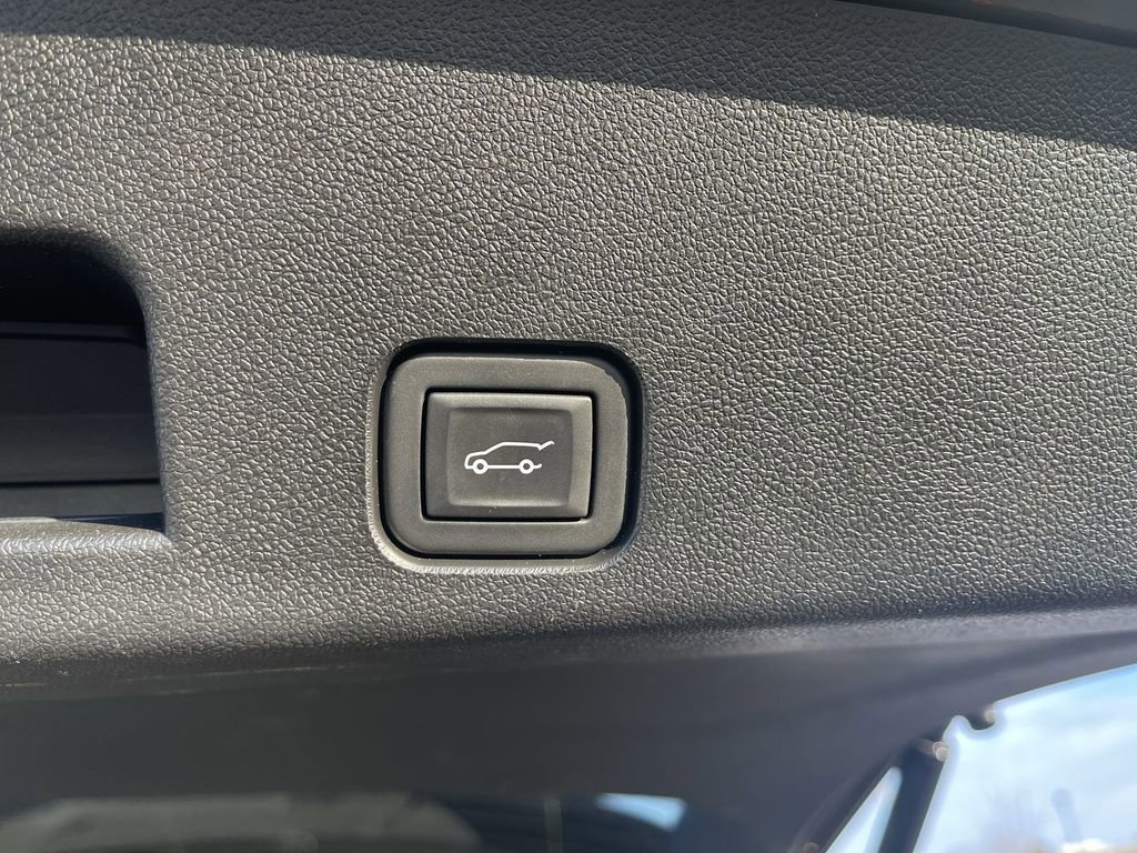 Used 2024 GMC Acadia AT4 w/ LPO, Floor Liner Package image 16