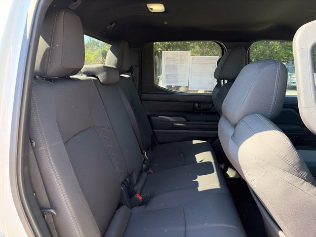 Used 2025 Toyota Tacoma SR AWD/4WD image 17