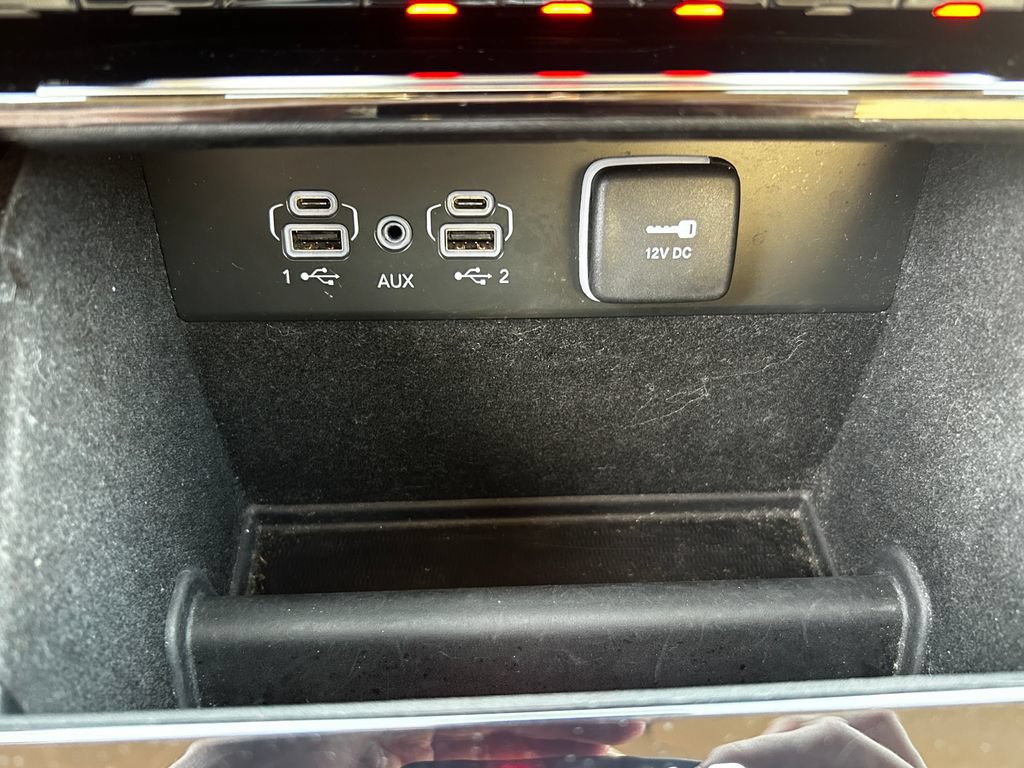 Used 2021 Jeep Grand Cherokee L Limited AWD/4WD image 23