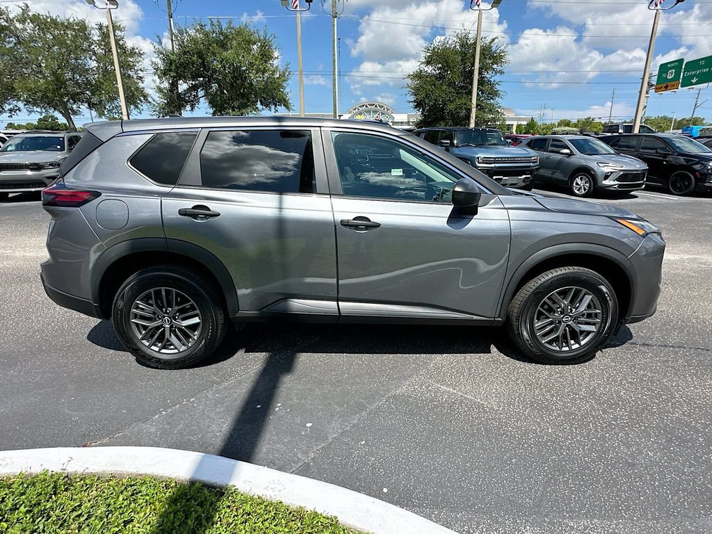 Used 2024 Nissan Rogue S FWD image 4