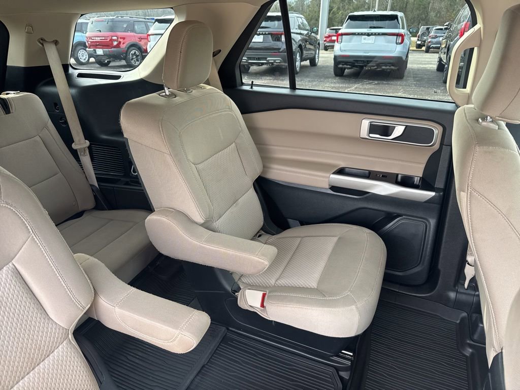 Used 2023 Ford Explorer XLT RWD image 12