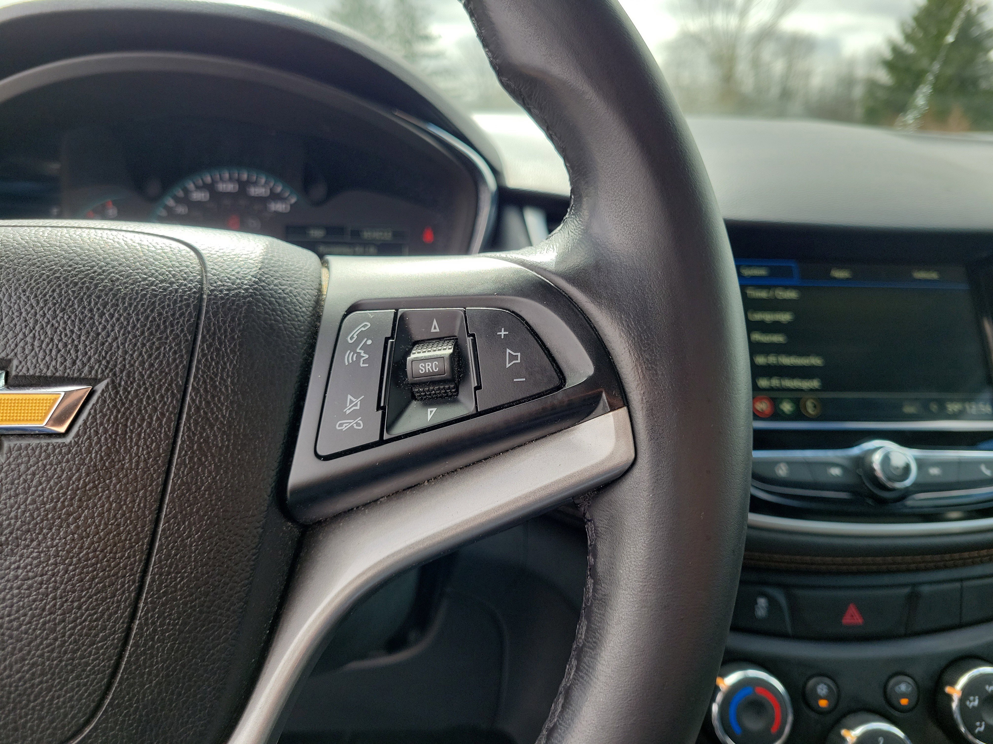 Used 2019 Chevrolet Trax LT w/ LT Convenience Package image 23