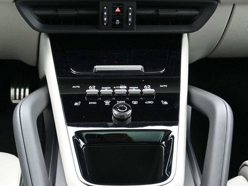 New 2026 Porsche Cayenne GTS image 23